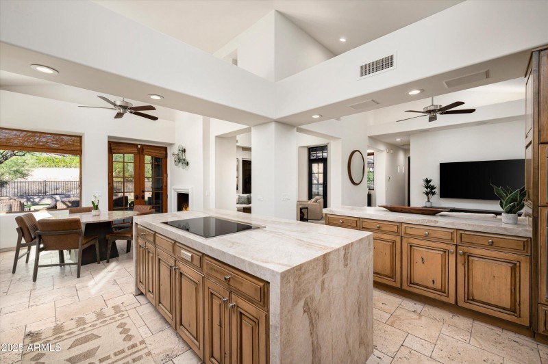 14-10060EBlueSkyDr-14