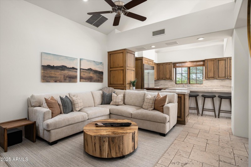 17-10060EBlueSkyDr-17