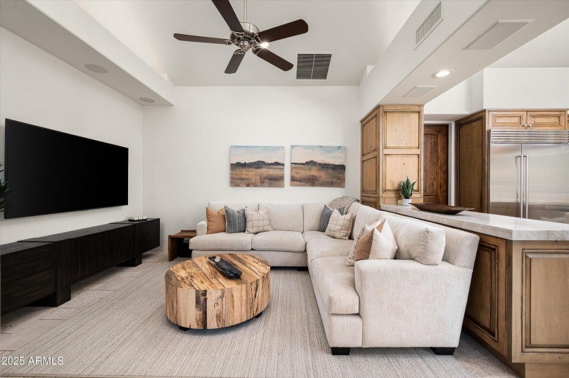 18-10060EBlueSkyDr-18