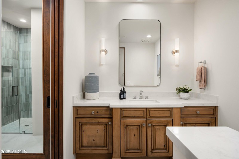 29-10060EBlueSkyDr-29