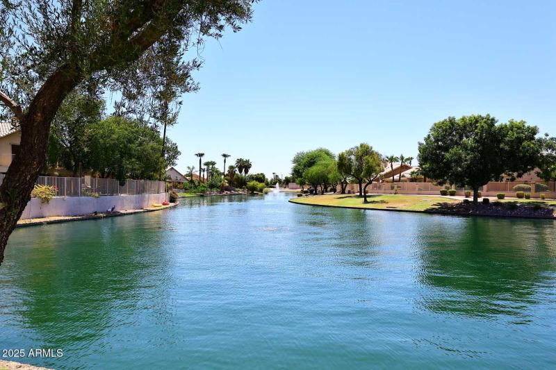 Lago Estancia-Community Lake2