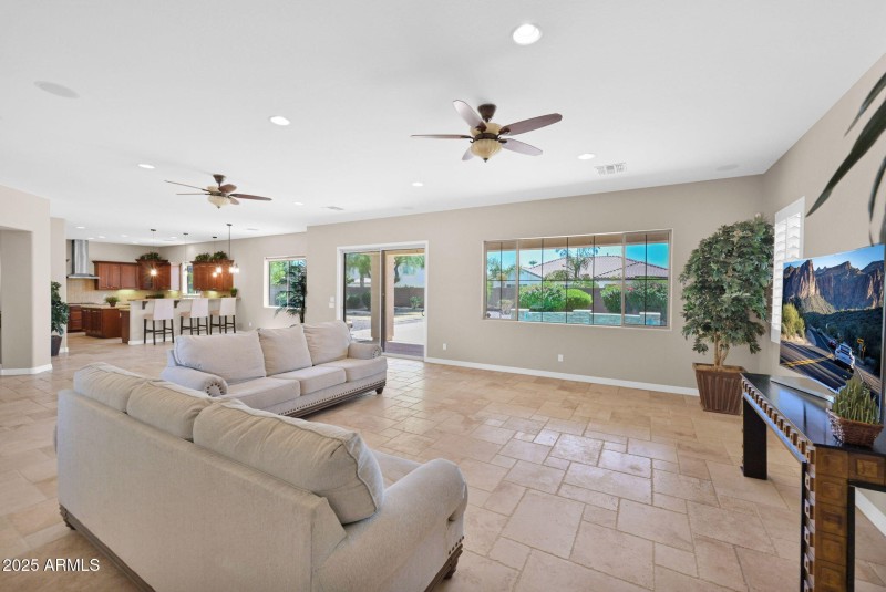 Welcome to 3047 E Athena Ave!