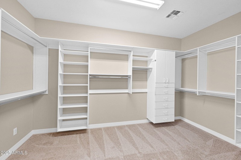 3047 Athena - 30Primary Closet