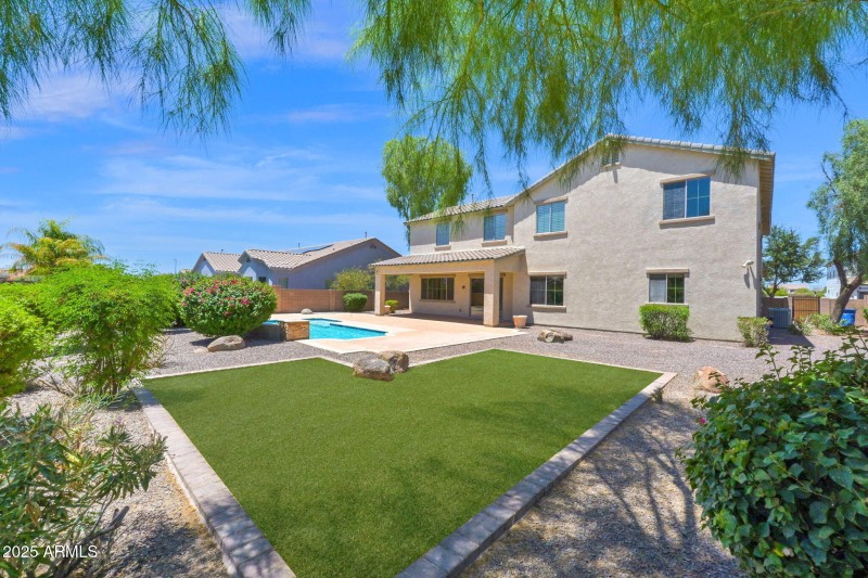 Welcome to 3047 E Athena Ave!