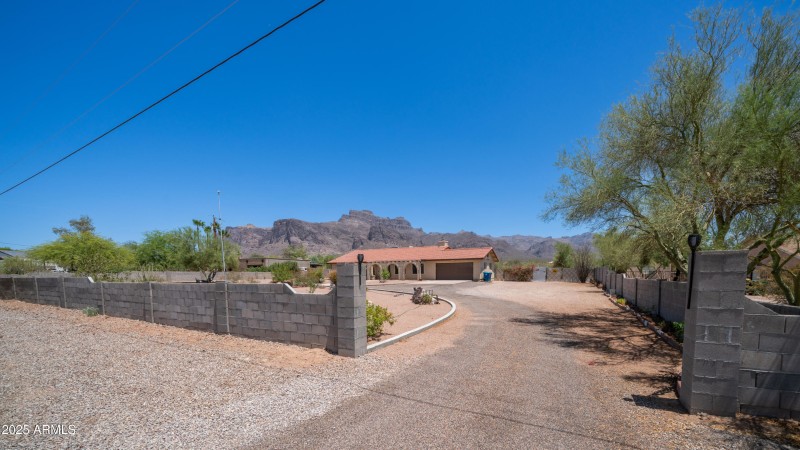 95 S Val Vista Rd Exterior Photos-3