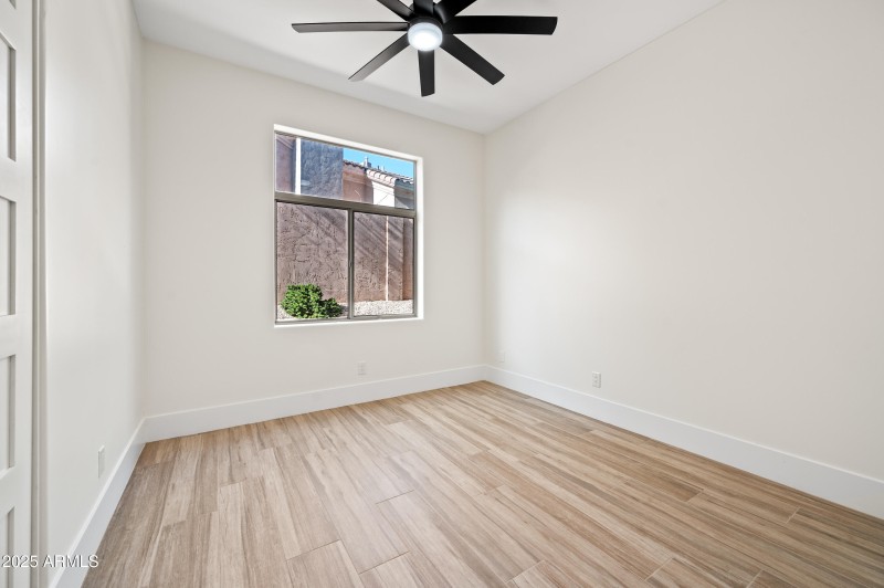 93-24667N116S-ocupix