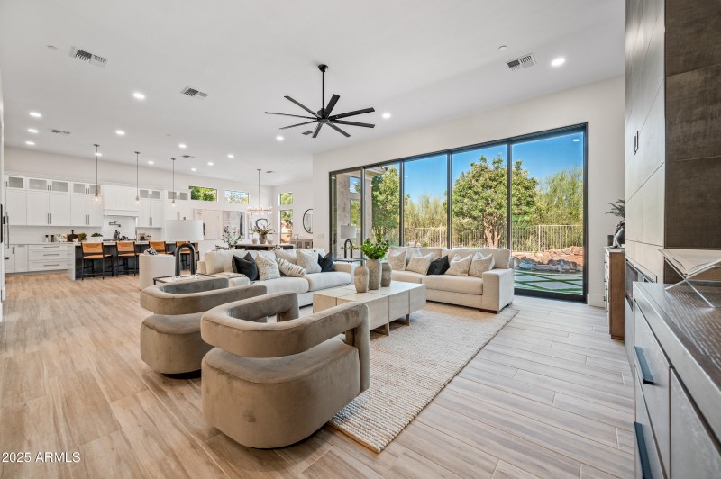 10-24667N116S-ocupix