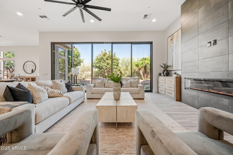 11-24667N116S-ocupix