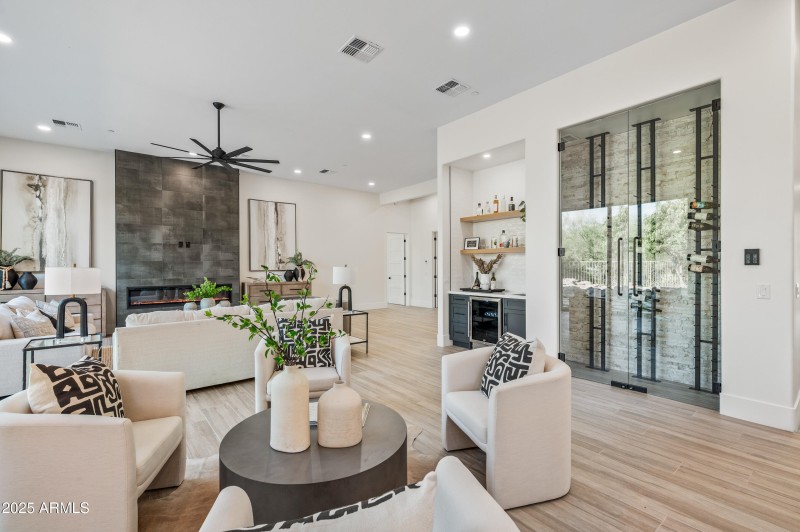 16-24667N116S-ocupix