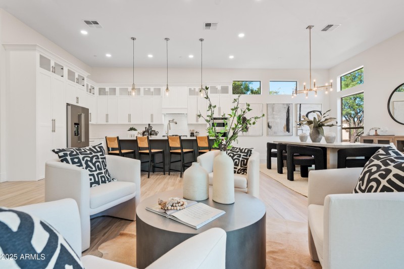 23-24667N116S-ocupix