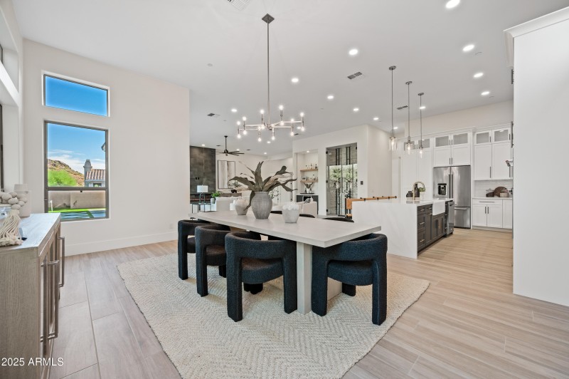 51-24667N116S-ocupix