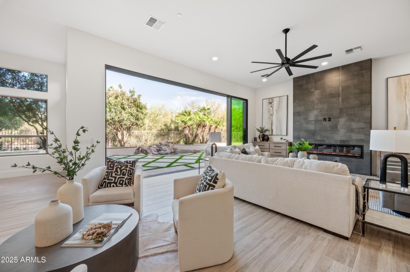 52-24667N116S-ocupix