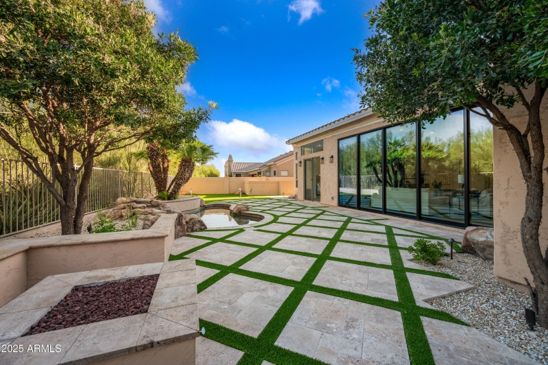 56-24667N116S-ocupix