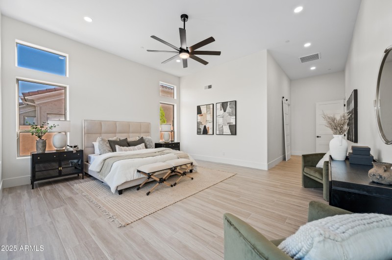 69-24667N116S-ocupix