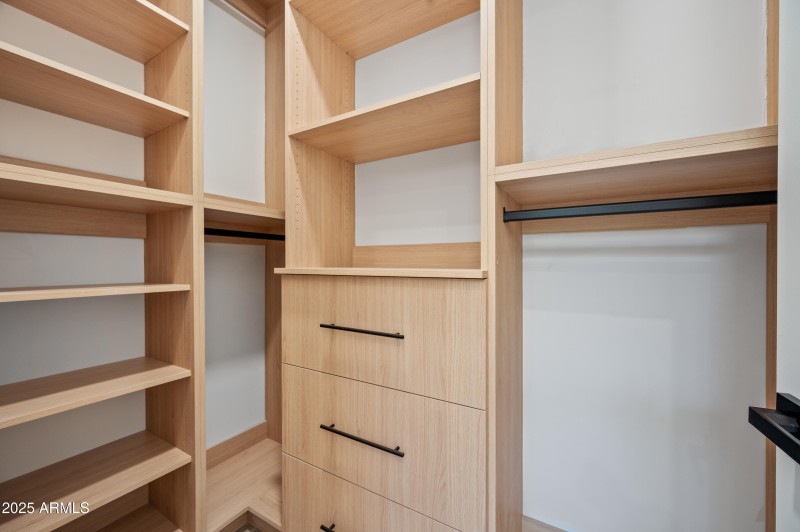 76-24667N116S-ocupix