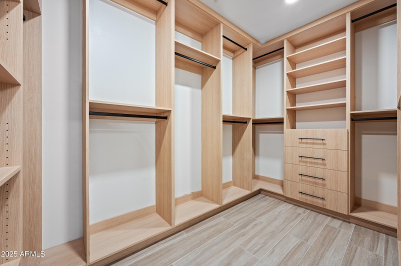 77-24667N116S-ocupix