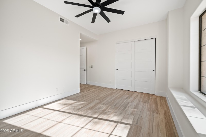 87-24667N116S-ocupix