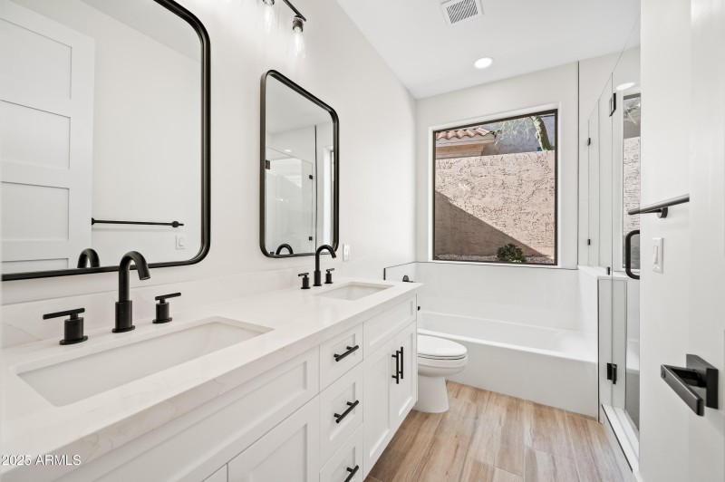 88-24667N116S-ocupix