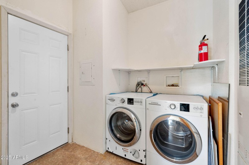 21-Laundry Room