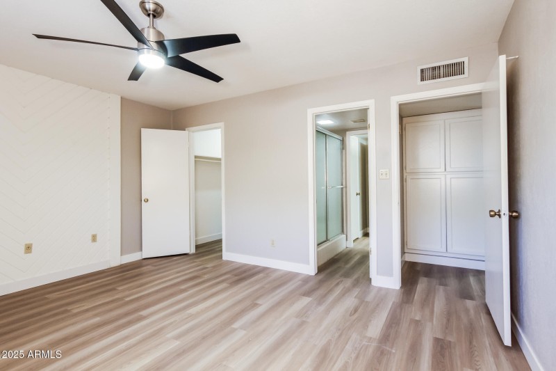 11-photo-Bedroom