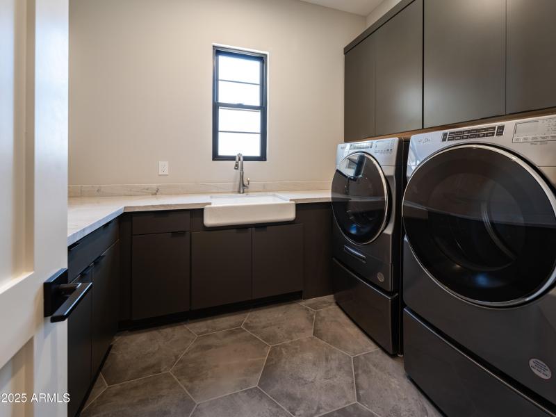 Laundry Room W Sink
