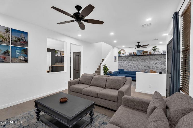 6-web-or-mls-Yeager-06