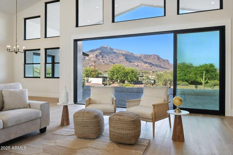 51-web-or-mls-South Veronica-51