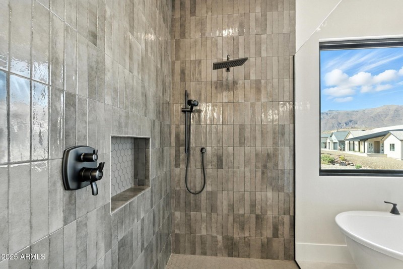 78-web-or-mls-South Veronica-78