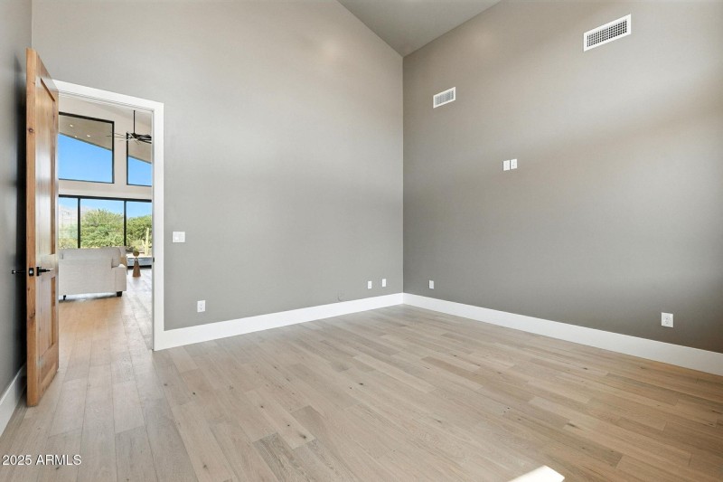 84-web-or-mls-South Veronica-84