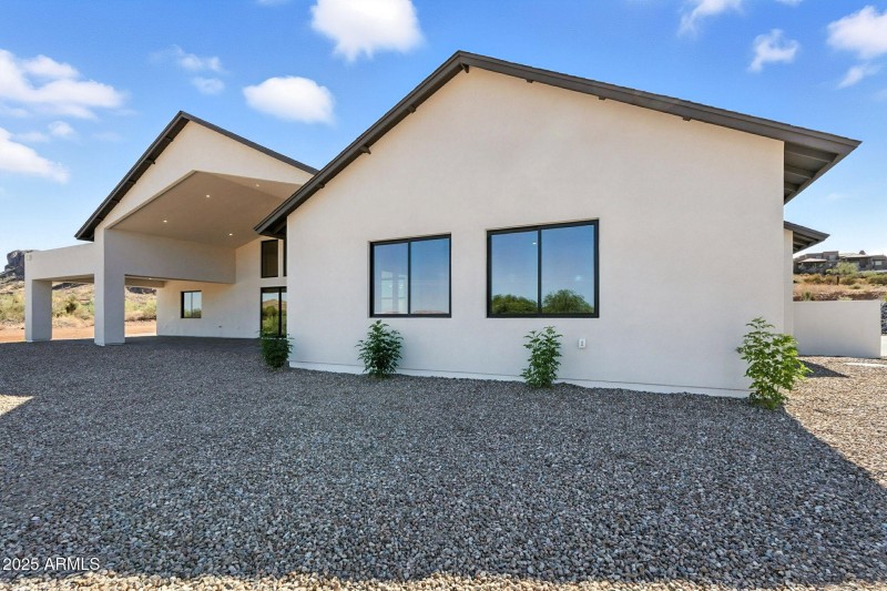 115-web-or-mls-South Veronica-115