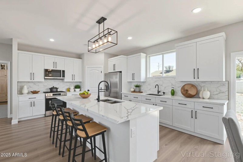 13 - Lincoln Virtual Staging