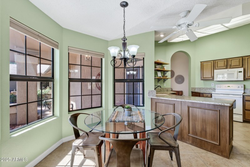 Eat-in Nook towards Kitchen