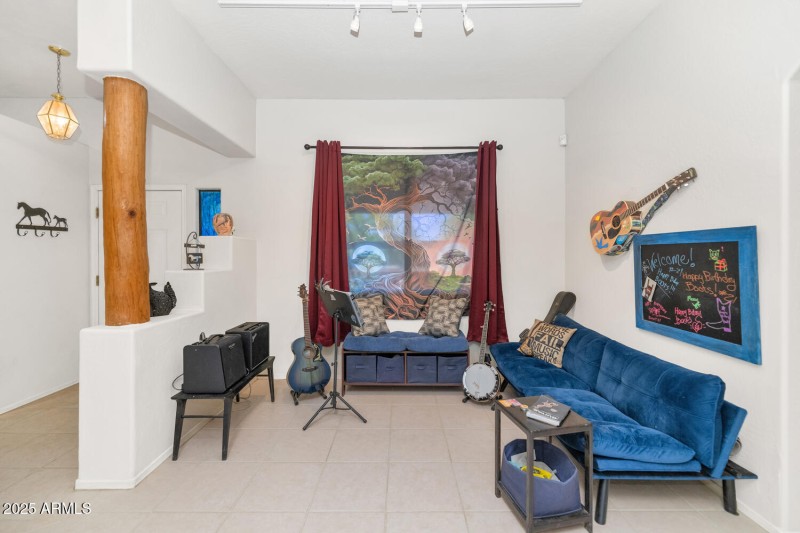 27324 N 219th Ave-large-012-030-27324 N