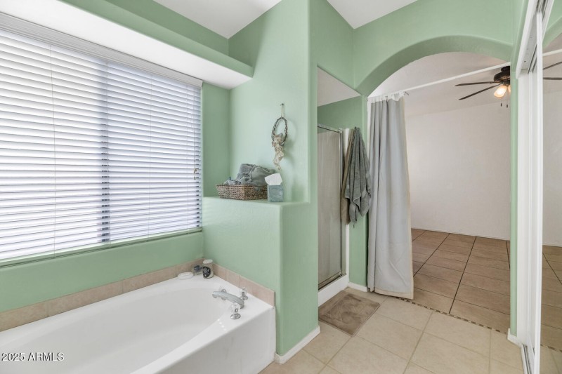 27324 N 219th Ave-large-022-034-27324 N