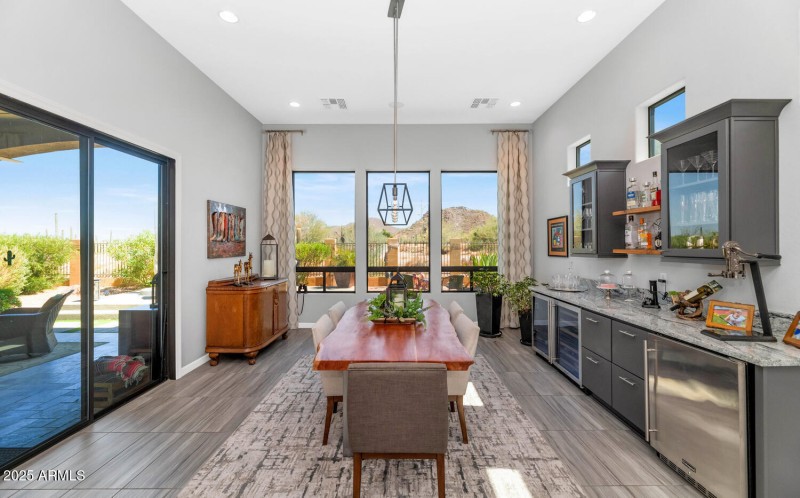 2352 N Estates Cir-large-014-032-2352 N