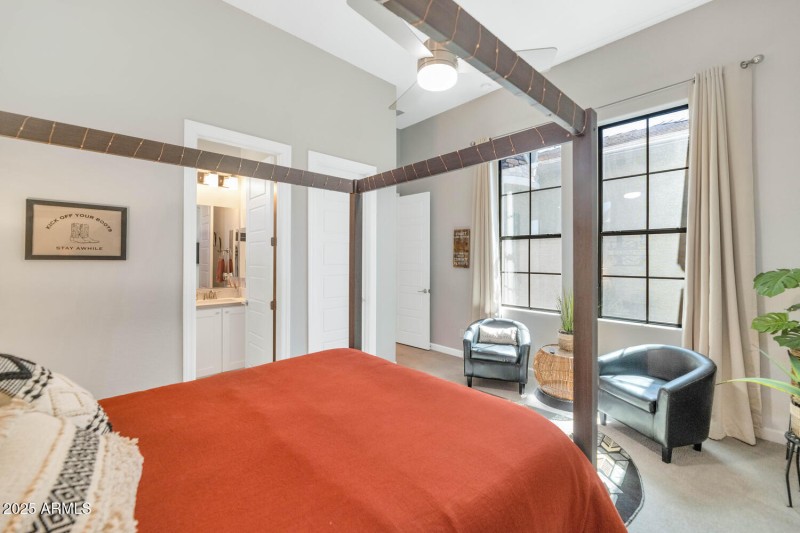 2352 N Estates Cir-large-023-027-2352 N