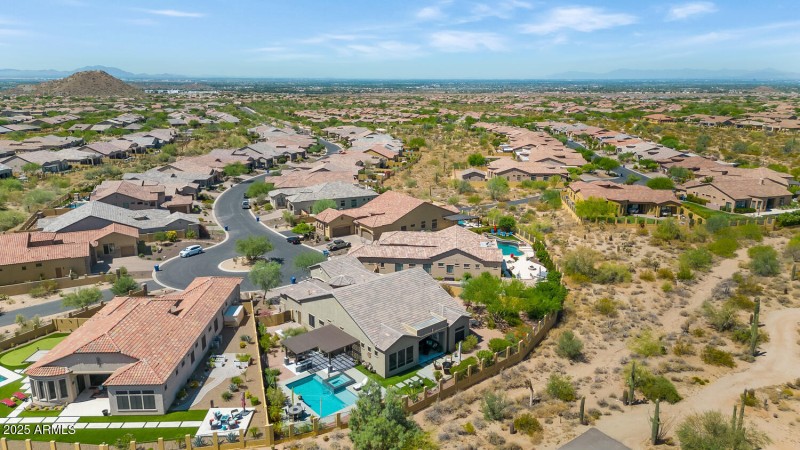 2352 N Estates Cir-large-041-003-2352 N