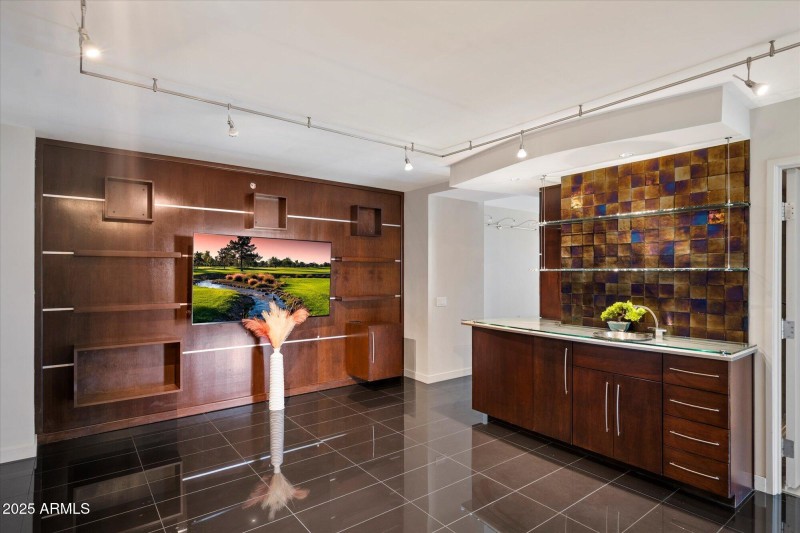 Family Room & Wet Bar