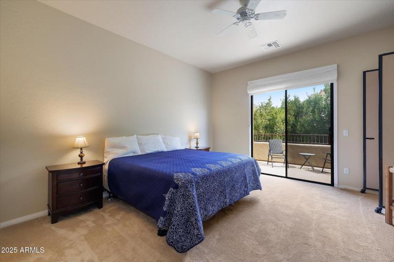 Ensuite bedroom upstairs