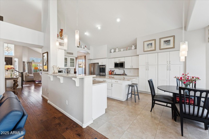 13-Expansive Kitchen