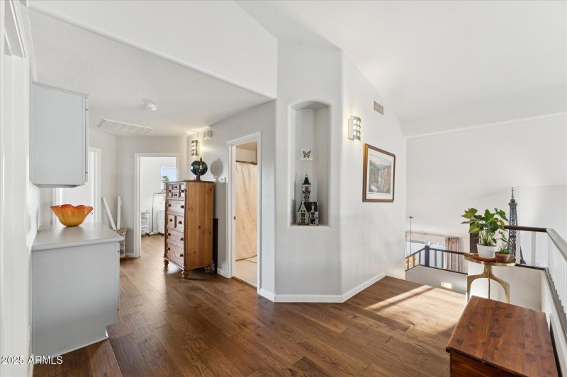 30-Upstairs Landing