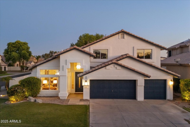 52-Twilight Front Exterior