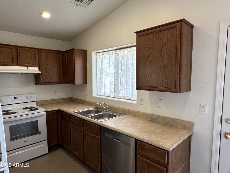 Kitchen new dishwasher