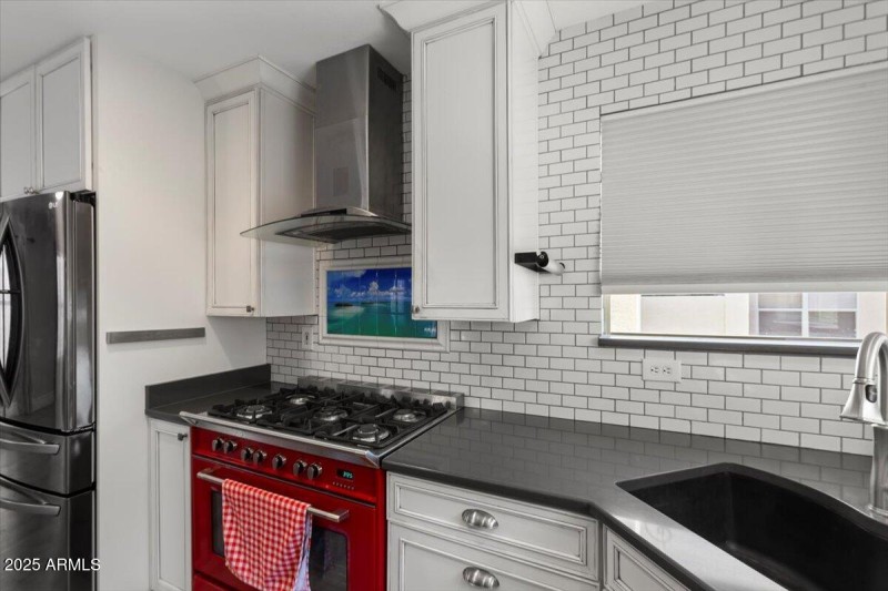 09-1312 E Clifton Ave