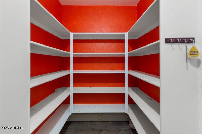 15-1312 E Clifton Ave