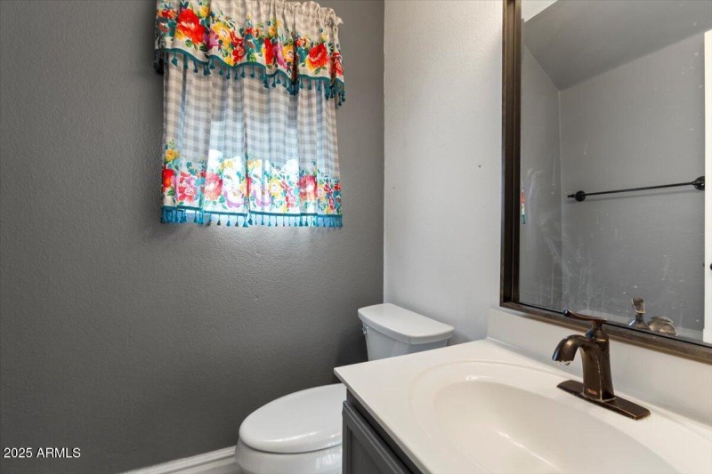 16-1312 E Clifton Ave