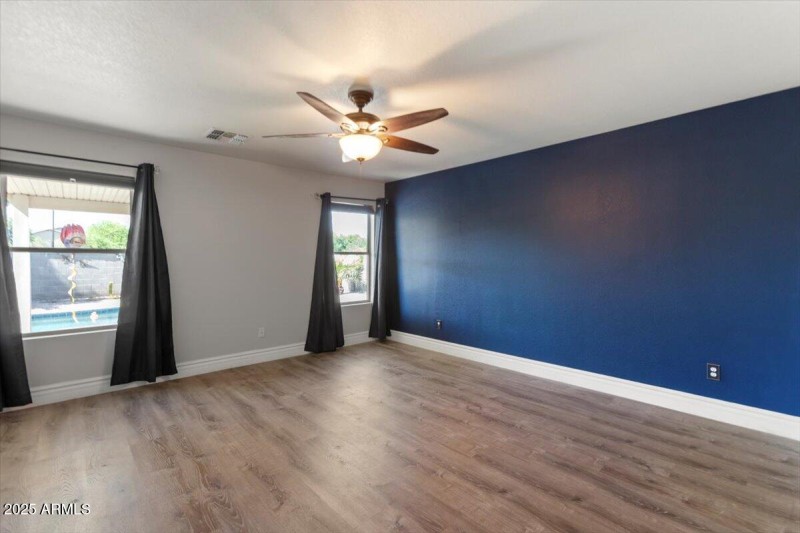 17-1312 E Clifton Ave