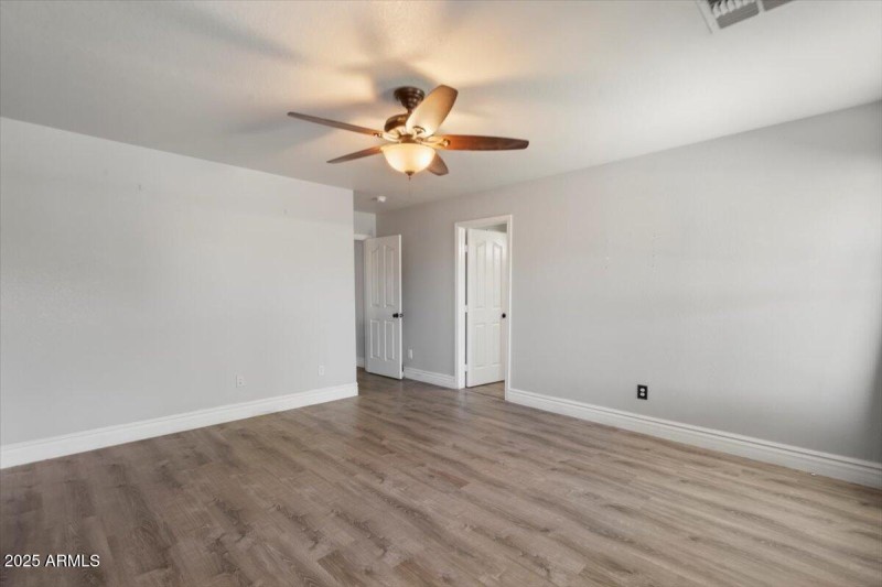 18-1312 E Clifton Ave