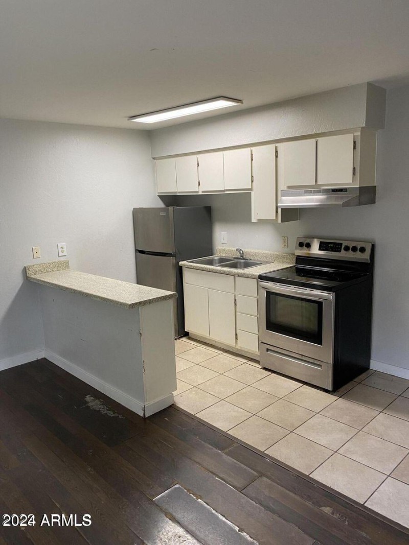 SW - Kitchen