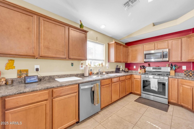 40390 W Coltin Way-13